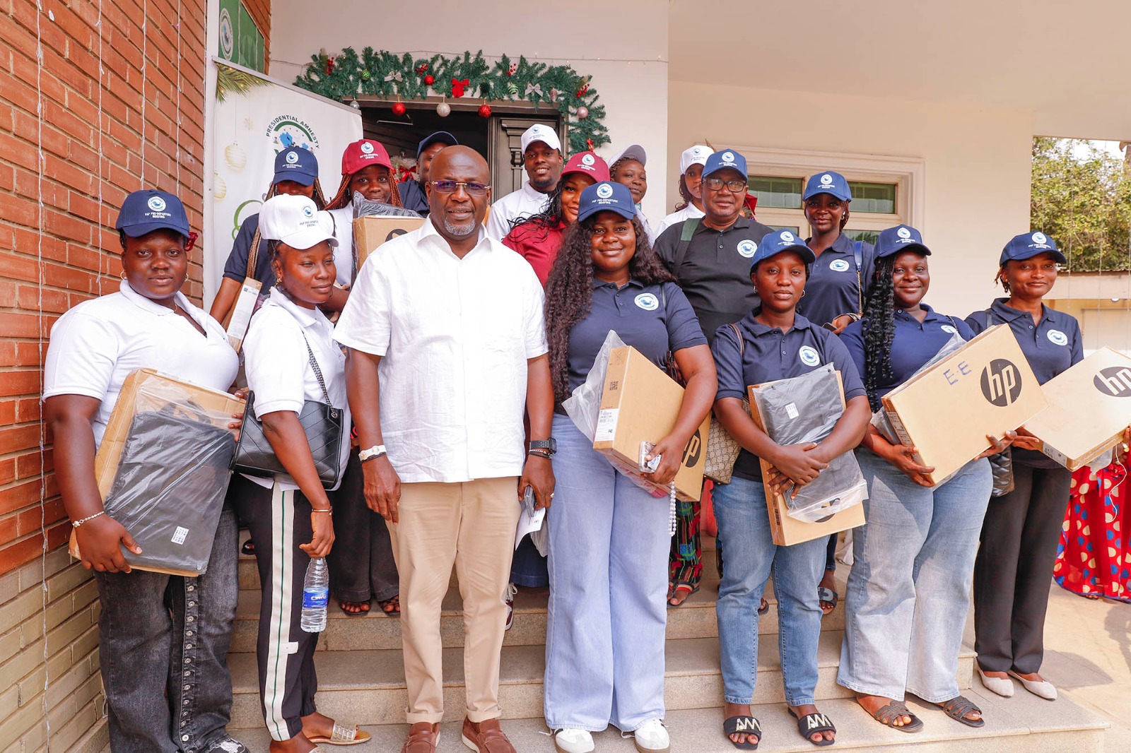 PAP Sends Additional 34 Foreign Post-Graduate Scholars to UK Universities